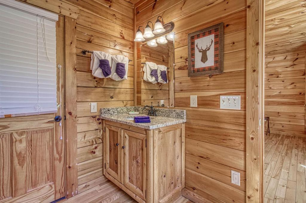 Heavenly Bear, Hot Tub, 1089 Of Free Attraction Tickets For Each Paid Day, Dollywood And More Sevierville Esterno foto