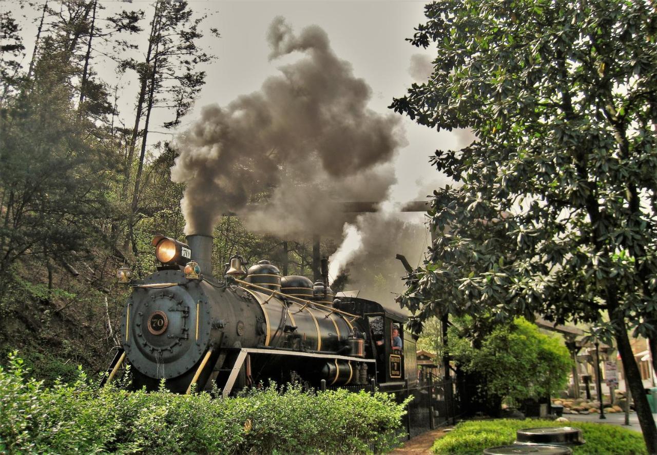 Heavenly Bear, Hot Tub, 1089 Of Free Attraction Tickets For Each Paid Day, Dollywood And More Sevierville Esterno foto