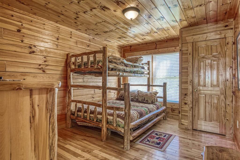 Heavenly Bear, Hot Tub, 1089 Of Free Attraction Tickets For Each Paid Day, Dollywood And More Sevierville Esterno foto