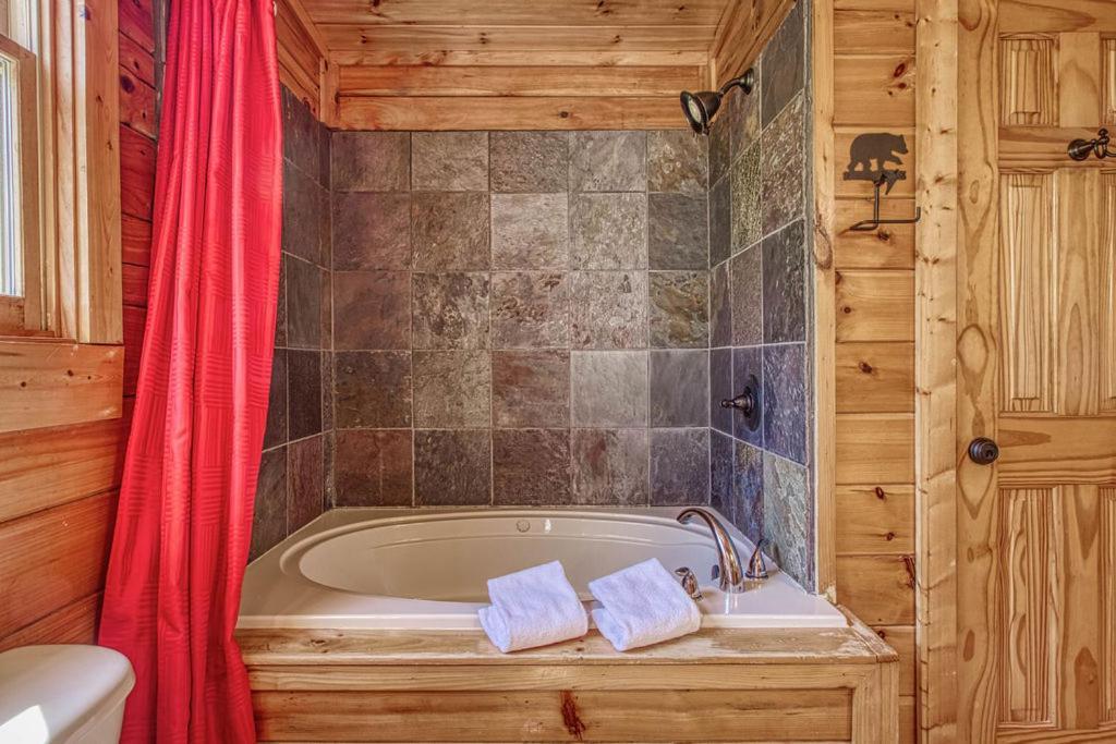 Heavenly Bear, Hot Tub, 1089 Of Free Attraction Tickets For Each Paid Day, Dollywood And More Sevierville Esterno foto